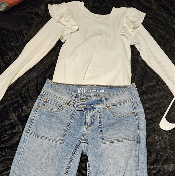 Set - Picture 1 of 1